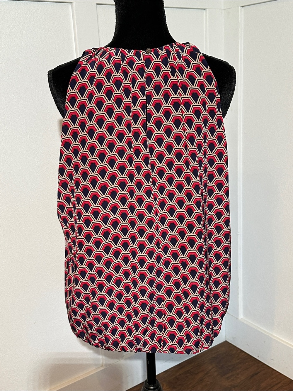 Trina Turk * 100% Silk Ladies Sleeveless Dressy Tank. Sz L - Picture 5 of 11